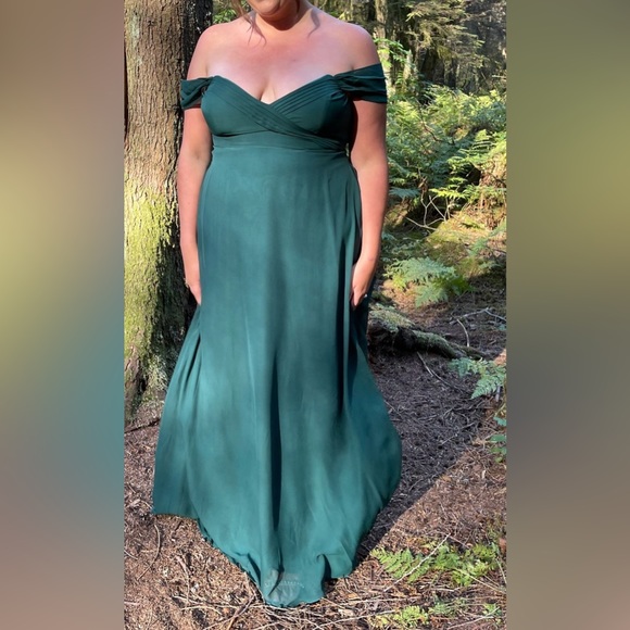 Emerald Green Formal Bridesmaid Dress from Birdie Grey PLUS - Picture 5 of 6